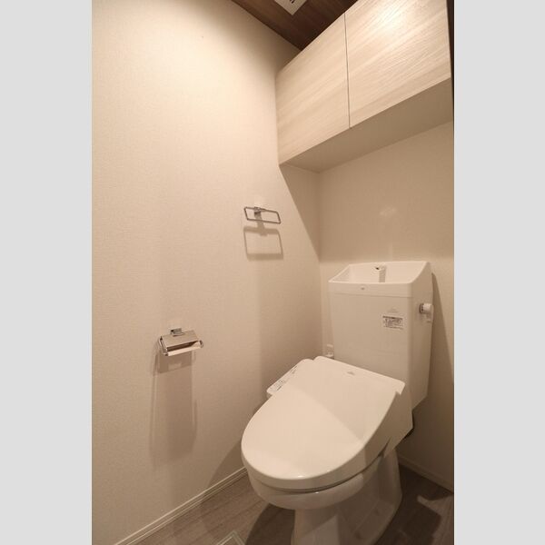 トイレ (温水洗浄暖房便座)