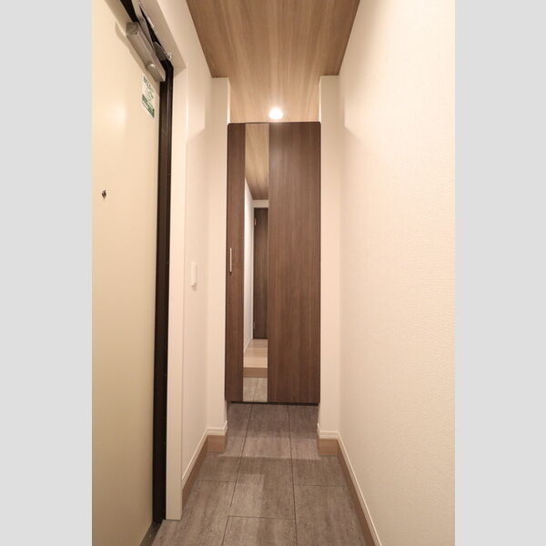 玄関 (シューズクローク)