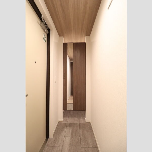 玄関 (シューズクローク)