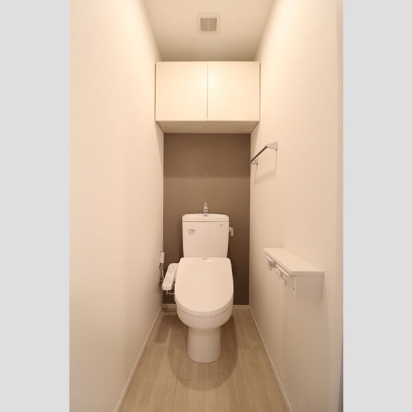 トイレ (温水洗浄暖房便座)