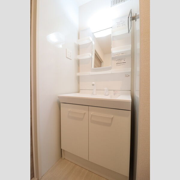 洗面所 (洗髪洗面化粧台)