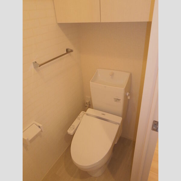 トイレ (温水洗浄暖房便座)