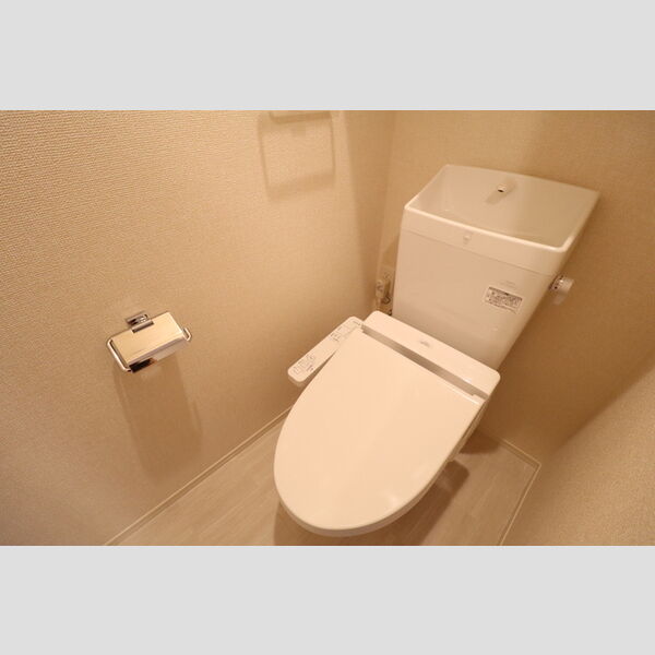 トイレ (温水洗浄暖房便座)