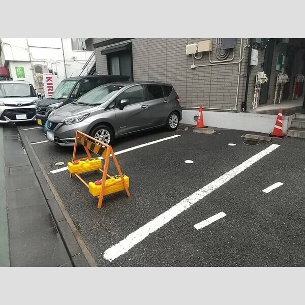駐車場 (駐車場)