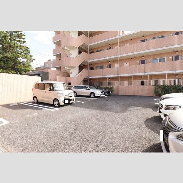 駐車場 (敷地内駐車場(別途契約必要))