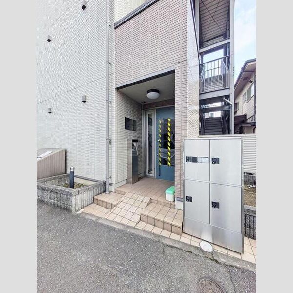 エントランス (エントランス)