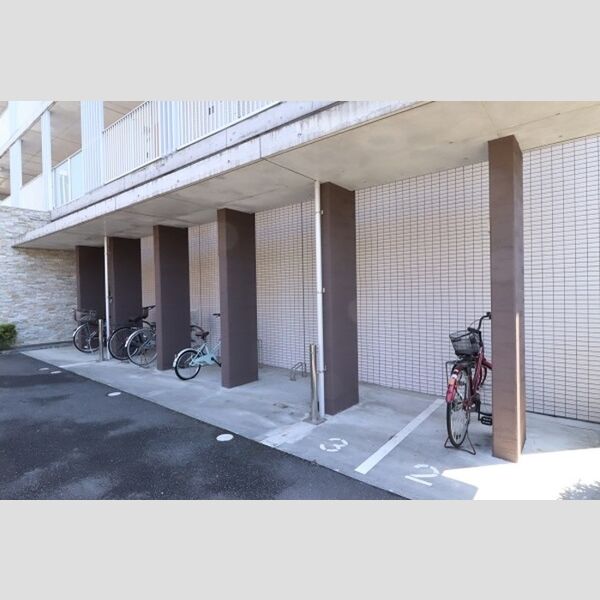 現地周辺 (自転車駐輪場(台数制限有))