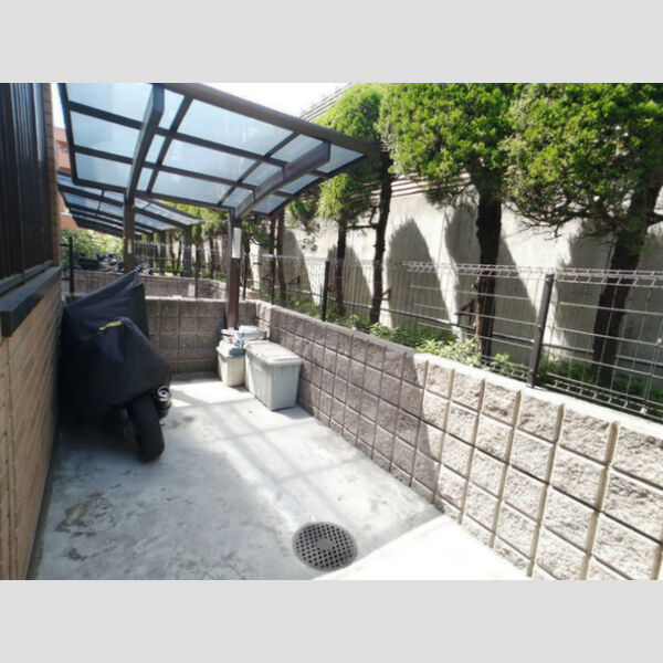 現地周辺 (ゴミ集積場)