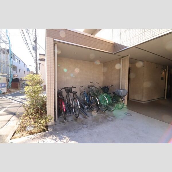 現地周辺 (自転車駐輪場)