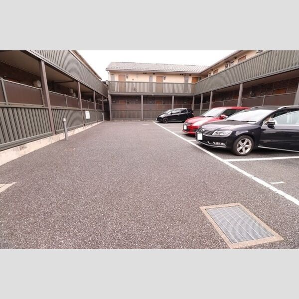 駐車場 (敷地内駐車場(空き要確認))
