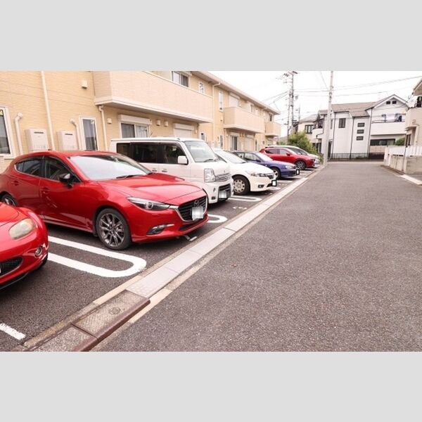 駐車場 (駐車場は空き要確認)