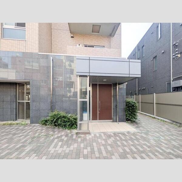 エントランス (エントランス)