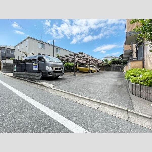 駐車場 (駐車場)