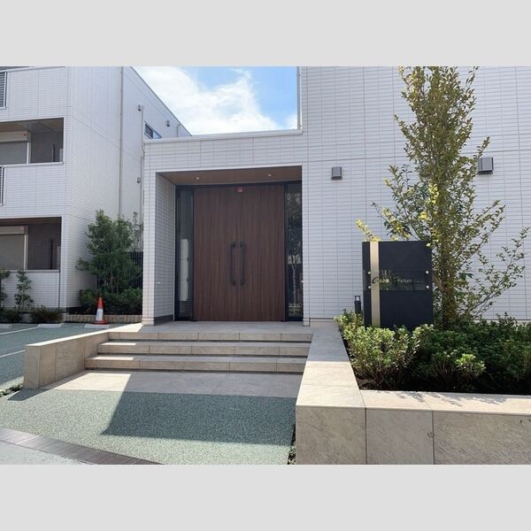 エントランス (エントランス)