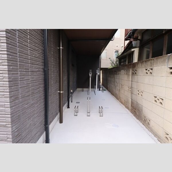 現地周辺 (自転車駐輪場(1世帯1台のみ))