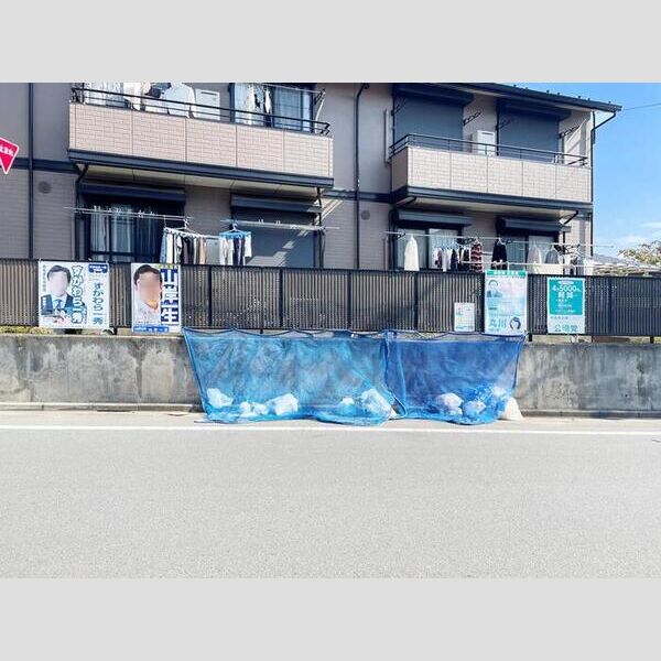 現地周辺 (ゴミ置場)