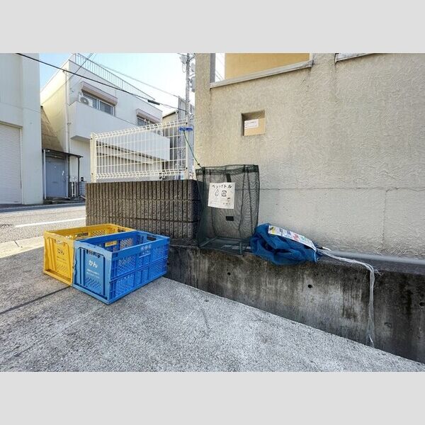 現地周辺 (ゴミ置き場)
