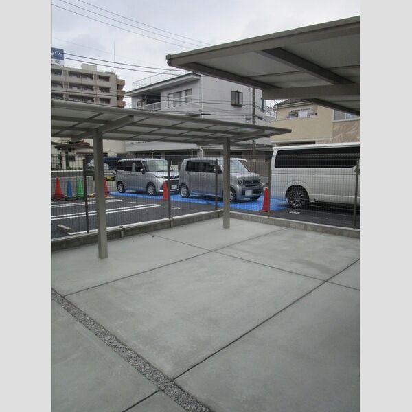 駐車場 (駐輪場　駐車場)
