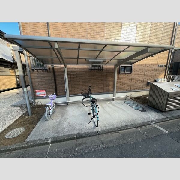 現地周辺 (駐輪場)