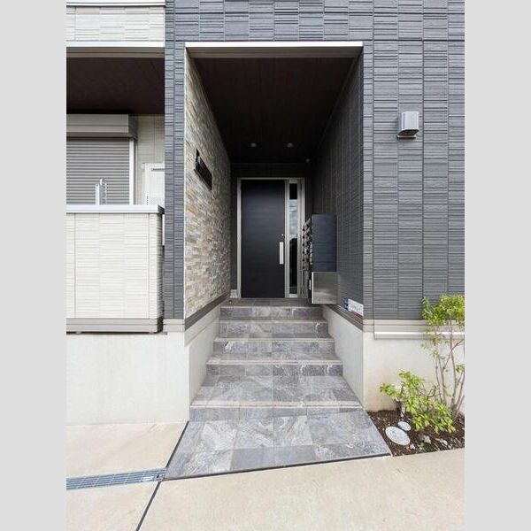 エントランス (エントランス)