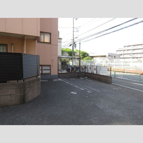 駐車場 (駐車場)