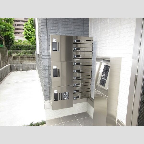 現地周辺 (宅配BOX・集合ポスト)