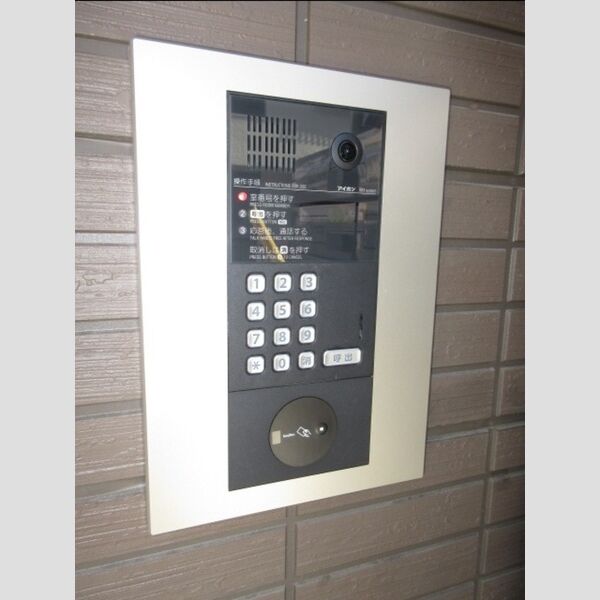 エントランス (モニター付きインターホン)
