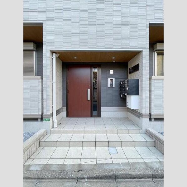 エントランス (エントランス)