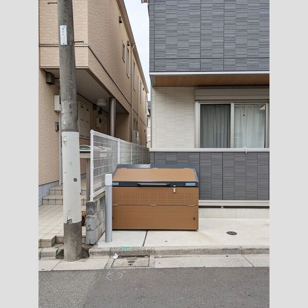現地周辺 (ゴミストッカー)