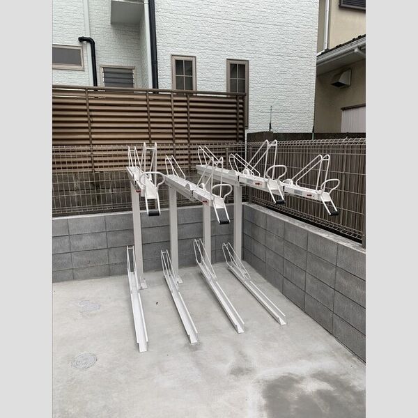 現地周辺 (駐輪場2)