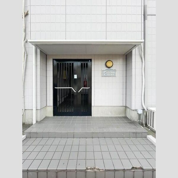 エントランス (エントランス)