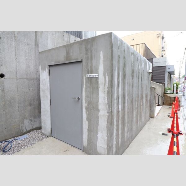現地周辺 (ゴミ置き場)