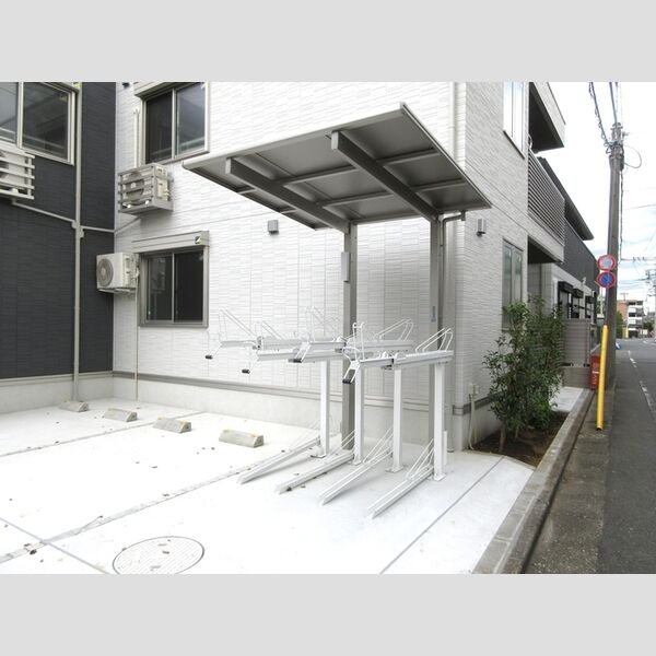 現地周辺 (自転車置き場(道路側))