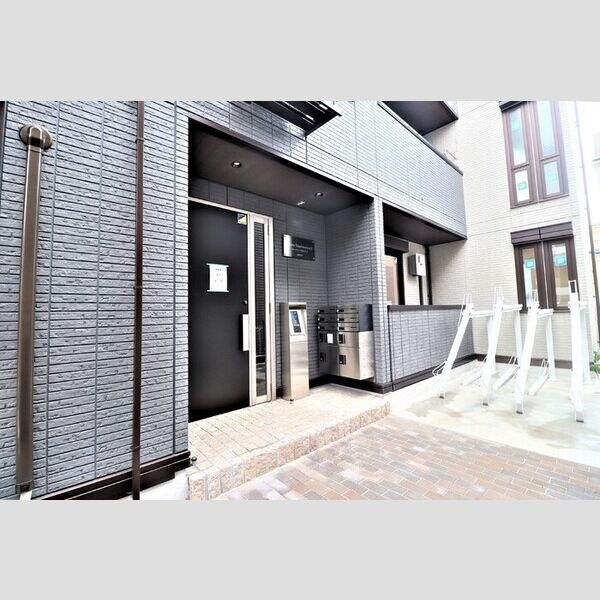 エントランス (エントランス)