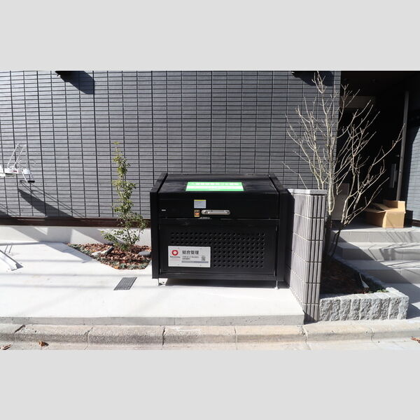 現地周辺 (ゴミストッカー)