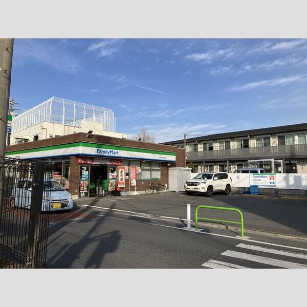 現地周辺 (ファミリーマート上石神井北小学校前店)