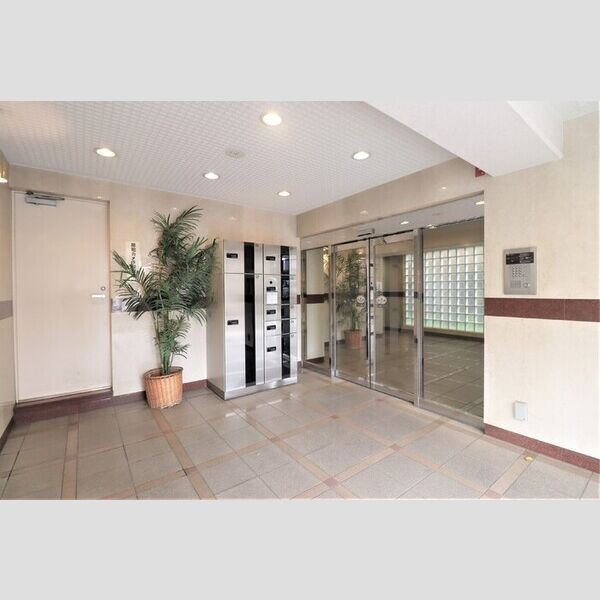 エントランス (エントランス)