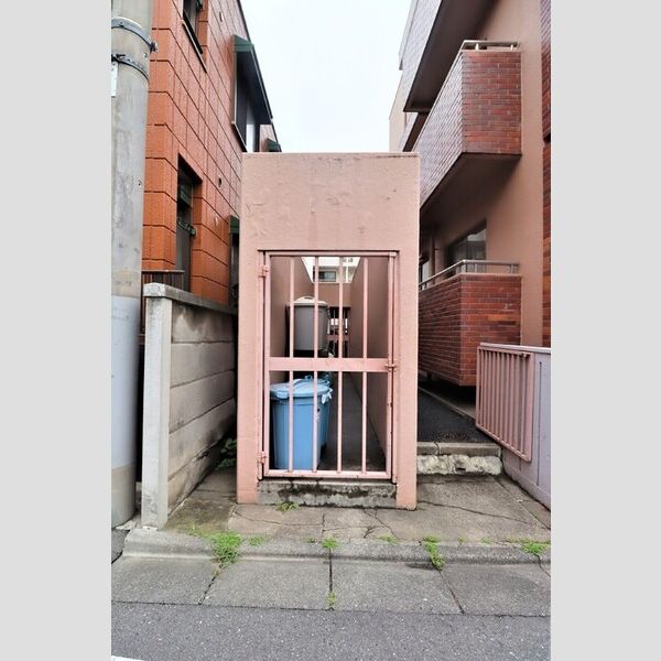 現地周辺 (ゴミ置き場)