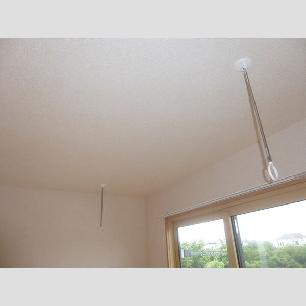 その他 (室内物干し)