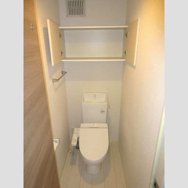 トイレ (トイレ温水洗浄便座付き)