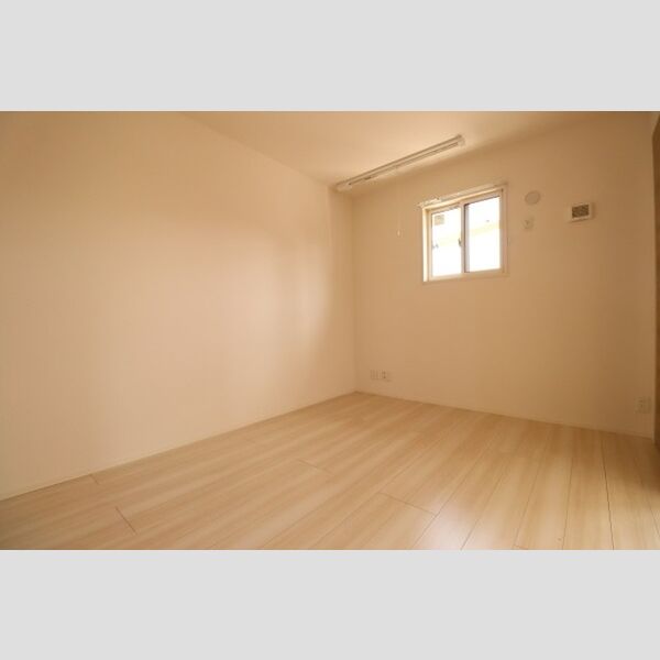 その他 (南側洋室)