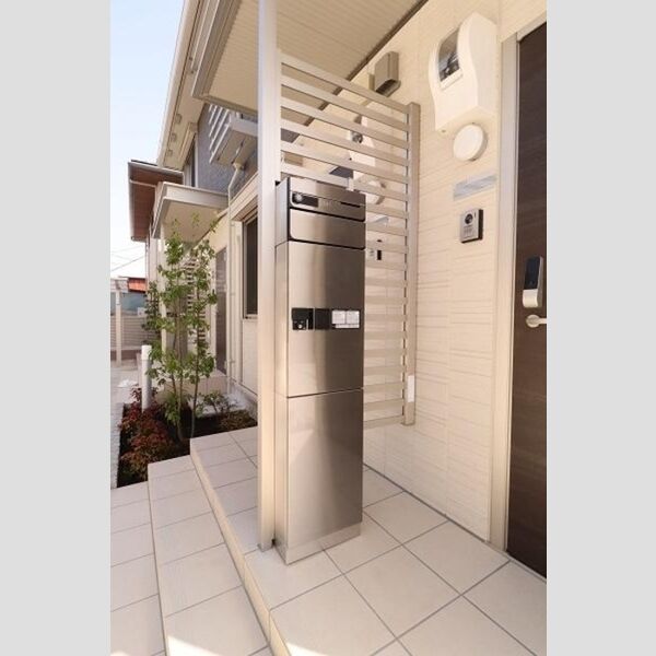 その他 (戸別の宅配BOXと郵便BOX)