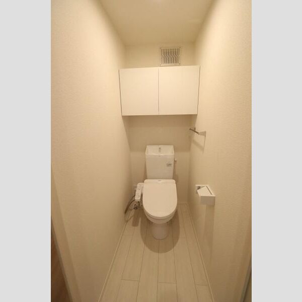 トイレ (温水洗浄暖房便座)