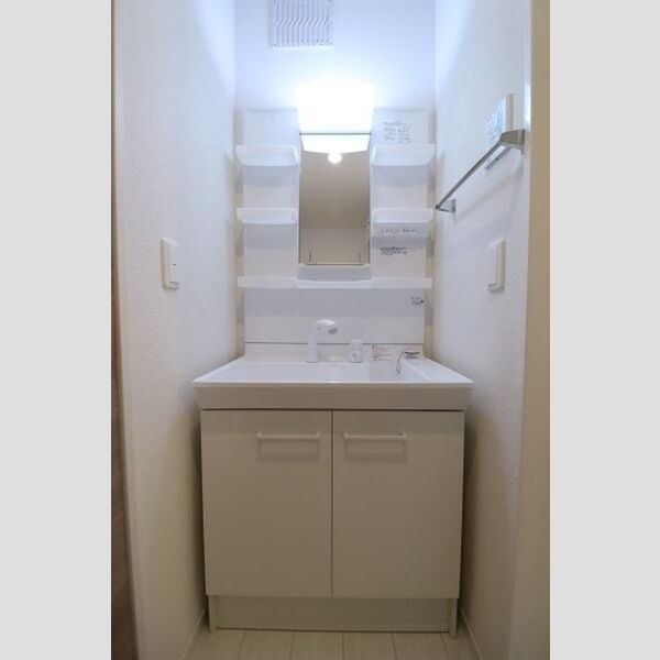 洗面所 (洗髪洗面化粧台)