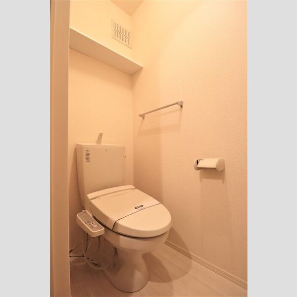 トイレ (トイレ)