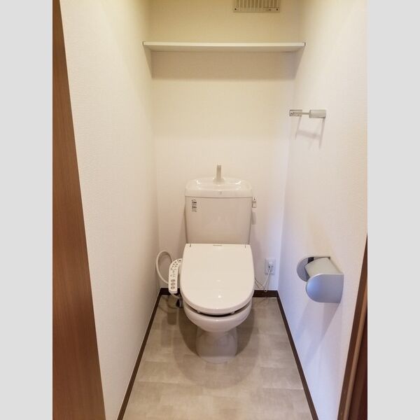 トイレ (トイレ)