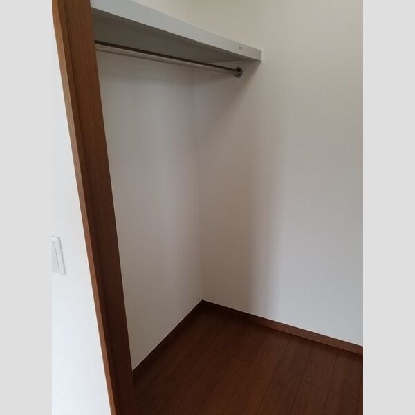 収納 (ウォークインクロゼット2)