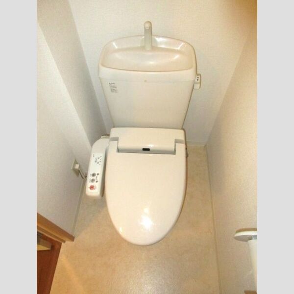 トイレ (トイレ温水洗浄便座付き)