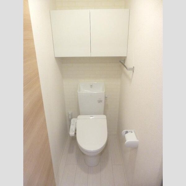 トイレ (トイレ温水洗浄便座)