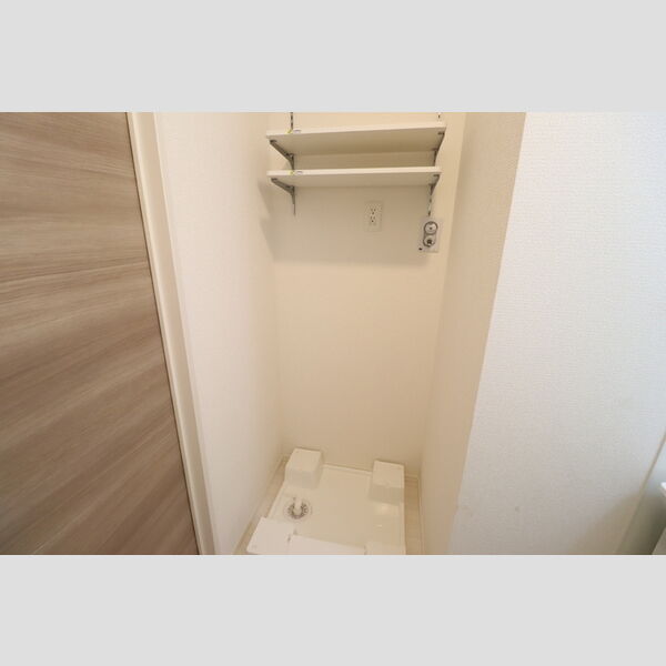 洗面所 (洗濯機置き場)